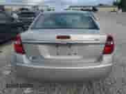 2007 Chevrolet Malibu 1LT z VIN 1G1ZT58F77F115330, wystawiony jako Copart lot #85707425 z przebiegiem 171 502 mil mil oraz Szkoda całkowita • Salvage title. Historia ofert i sprzedaży dostępna na DreamBid. Obrazek 6.