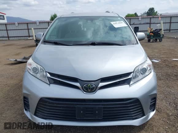 2019 Toyota Sienna LE Auto Access Seat with VIN 5TDKZ3DC6KS003490, listed as a IAAI auction lot 42554949 with 59,989 mi miles and . Bid and sale history available at DreamBid. Image 13.