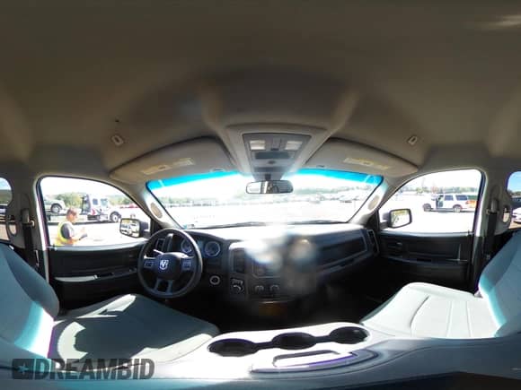 2018 Ram 1500 Tradesman z VIN 1C6RR7FG1JS348817, wystawiony jako IAAI lot #43195542 z przebiegiem 172 054 mil mil oraz . Historia ofert i sprzedaży dostępna na DreamBid. Obrazek 18.