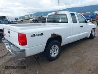 2006 Dodge Dakota SLT with VIN 1D7HW42K36S703683, listed as a IAAI auction lot 42322114 with 175,537 mi miles and . Bid and sale history available at DreamBid. Image 4.