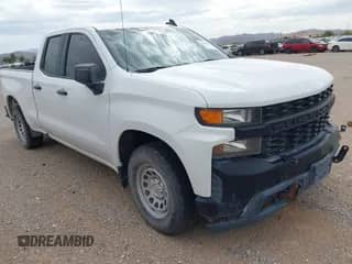 2020 Chevrolet Silverado 1500 Work Truck z VIN 1GCRYAEF7LZ104035, wystawiony jako IAAI lot #42604462 z przebiegiem 98 367 mil mil oraz . Historia ofert i sprzedaży dostępna na DreamBid. Obrazek 1.