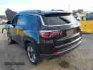2019 Jeep Compass Limited z VIN 3C4NJCCB2KT667207, wystawiony jako IAAI lot #43436087 z przebiegiem 69 899 mil mil oraz . Historia ofert i sprzedaży dostępna na DreamBid. Obrazek 3.