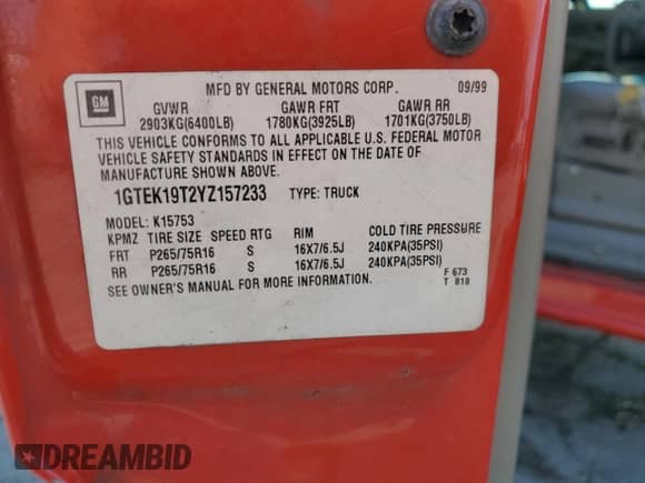 2000 GMC Sierra 1500 SLE with VIN 1GTEK19T2YZ157233, listed as a Copart auction lot 68809595 with 371,111 mi miles and Salvage title. Bid and sale history available at DreamBid. Image 12.
