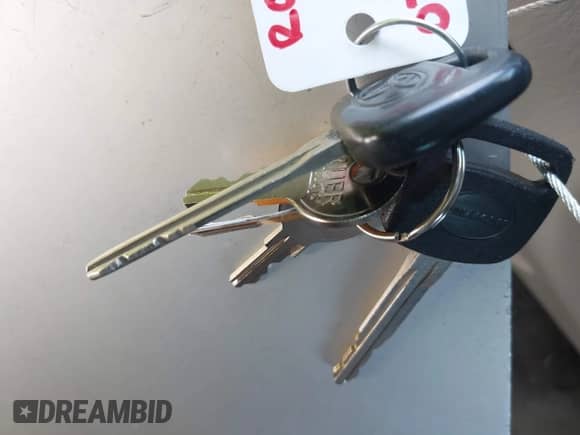 2007 Toyota Tacoma PreRunner z VIN 5TENX62N57Z390777, wystawiony jako IAAI lot #41973605 z przebiegiem 181 739 mil mil oraz . Historia ofert i sprzedaży dostępna na DreamBid. Obrazek 11.