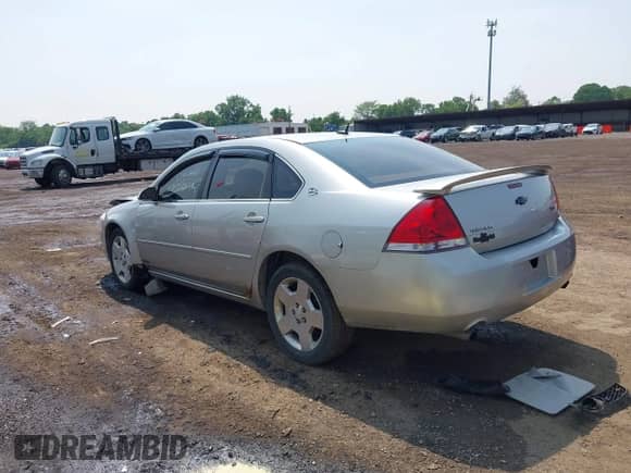 2008 Chevrolet Impala SS z VIN 2G1WD58C189282296, wystawiony jako IAAI lot #42413038 z przebiegiem 183 316 mil mil oraz . Historia ofert i sprzedaży dostępna na DreamBid. Obrazek 3.
