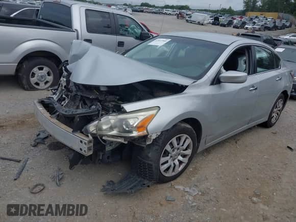 2015 Nissan Altima SL with VIN 1N4AL3AP4FN323557, listed as a IAAI auction lot 42937566 with 196,848 mi miles and . Bid and sale history available at DreamBid. Image 2.