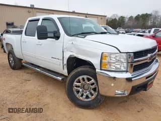 2009 Chevrolet Silverado 2500HD LTZ z VIN 1GCHK63619F129259, wystawiony jako IAAI lot #41748303 z przebiegiem 253 363 mil mil oraz . Historia ofert i sprzedaży dostępna na DreamBid. Obrazek 1.