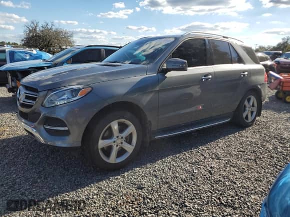 2017 Mercedes-Benz GLE 350 z VIN 4JGDA5JB2HA828998, wystawiony jako Copart lot #82496445 z przebiegiem 111 085 mil mil oraz Szkoda całkowita • Salvage title. Historia ofert i sprzedaży dostępna na DreamBid. Obrazek 1.