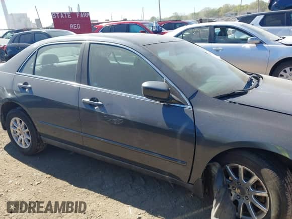 2007 Honda Accord LX с VIN 1HGCM55427A122150, выставлен на аукционе IAAI как лот 43343046 с пробегом 176 734 миль миль и . История ставок и продаж доступна на DreamBid. Изображение 14.