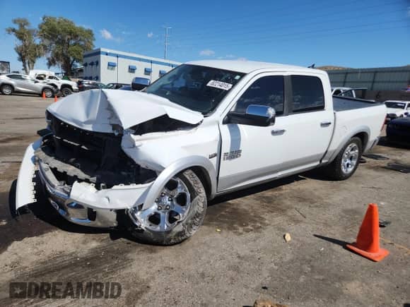 2016 Ram 1500 Laramie z VIN 1C6RR7NT6GS178378, wystawiony jako Copart lot #82214015 z przebiegiem 171 170 mil mil oraz Szkoda całkowita • Salvage title. Historia ofert i sprzedaży dostępna na DreamBid. Obrazek 1.