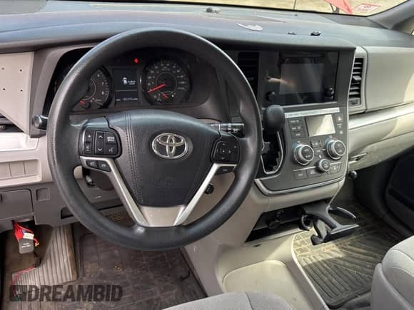 2015 Toyota Sienna L with VIN 5TDZK3DC9FS644500, listed as a Copart auction lot 81236125 with 182,092 mi miles and Clean title. Bid and sale history available at DreamBid. Image 9.