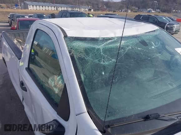 2019 Chevrolet Silverado 1500 Work Truck z VIN 3GCNYAEHXKG214799, wystawiony jako IAAI lot #41500194 z przebiegiem 129 776 mil mil oraz . Historia ofert i sprzedaży dostępna na DreamBid. Obrazek 6.