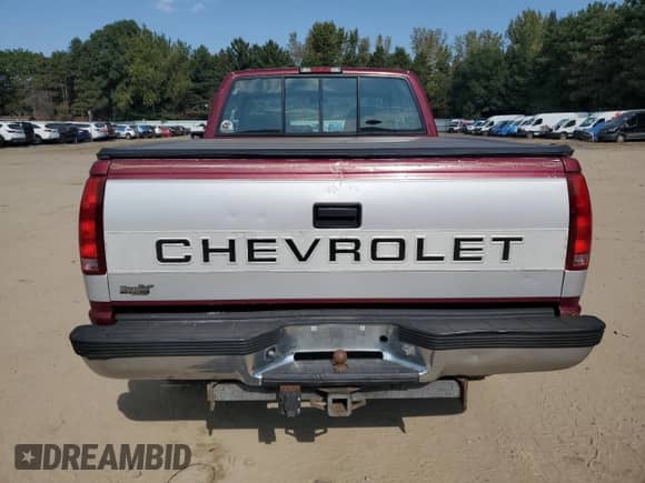 1994 Chevrolet Silverado 2500 z VIN 2GCFK29K7R1288041, wystawiony jako Copart lot #81967685 z przebiegiem 168 323 mil mil oraz Szkoda całkowita • Salvage title. Historia ofert i sprzedaży dostępna na DreamBid. Obrazek 6.