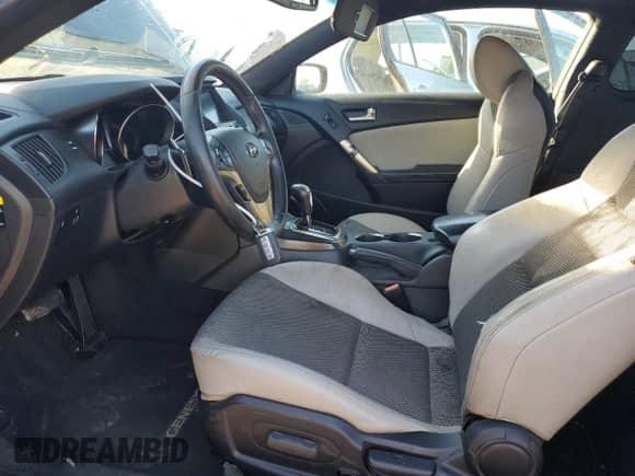 2014 Hyundai Genesis Coupe 2.0T z VIN KMHHT6KD5EU121471, wystawiony jako Copart lot #72702234 z przebiegiem 109 964 mil mil oraz Szkoda całkowita • Salvage title. Historia ofert i sprzedaży dostępna na DreamBid. Obrazek 7.