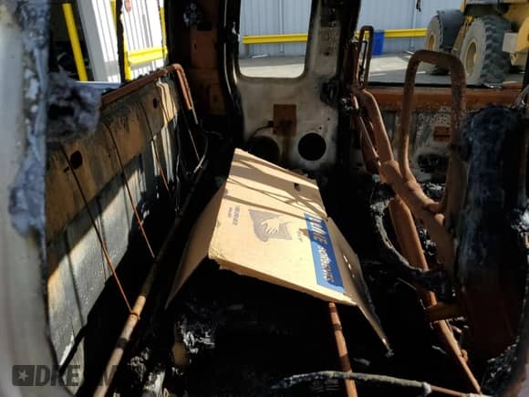 1998 Dodge 1500 с VIN 1B7HC13Z3WJ171841, выставлен на аукционе Copart как лот 59764174 с пробегом Не указан миль и На запчасти • Non repairable. История ставок и продаж доступна на DreamBid. Изображение 10.