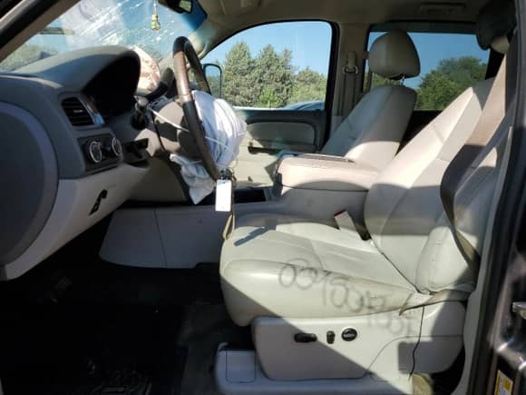 2011 Chevrolet Silverado 1500 LTZ with VIN 3GCPKTE32BG162899, listed as a Copart auction lot 83950435 with 136,170 mi miles and Salvage title. Bid and sale history available at DreamBid. Image 7.
