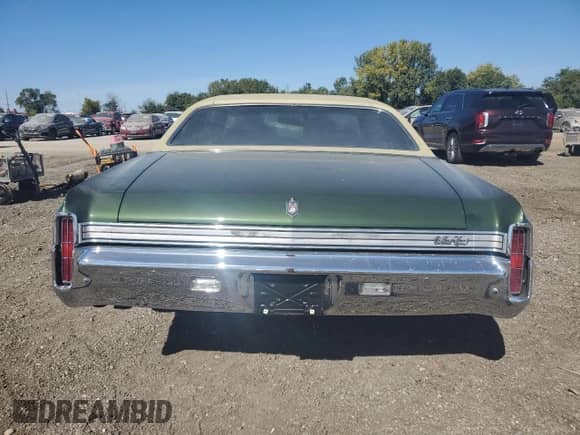 1972 Chevrolet Monte Carlo z VIN 1H57J2K585887, wystawiony jako Copart lot #73752694 z przebiegiem Nie podano mil oraz Szkoda całkowita • Salvage title. Historia ofert i sprzedaży dostępna na DreamBid. Obrazek 6.