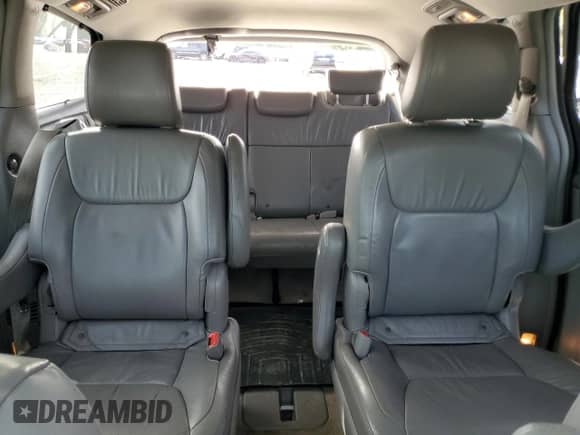 2010 Toyota Sienna XLE с VIN 5TDYK4CC8AS339789, выставлен на аукционе Copart как лот 85838045 с пробегом 178 977 миль миль и Списание • Salvage title. История ставок и продаж доступна на DreamBid. Изображение 10.