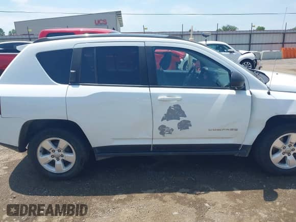 2014 Jeep Compass Sport с VIN 1C4NJCBA4ED727507, выставлен на аукционе IAAI как лот 42333880 с пробегом 161 083 миль миль и . История ставок и продаж доступна на DreamBid. Изображение 14.