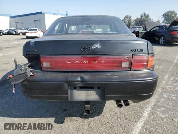 1992 Toyota Camry z VIN JT2VK12E2N0003464, wystawiony jako Copart lot #83446264 z przebiegiem 181 876 mil mil oraz Szkoda całkowita • Salvage title. Historia ofert i sprzedaży dostępna na DreamBid. Obrazek 6.
