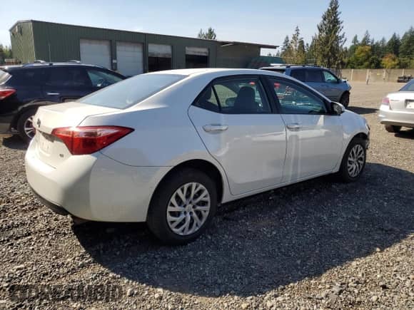 2019 Toyota Corolla L с VIN 5YFBURHE6KP923142, выставлен на аукционе Copart как лот 81446285 с пробегом 122 057 миль миль и Списание • Salvage title. История ставок и продаж доступна на DreamBid. Изображение 3.