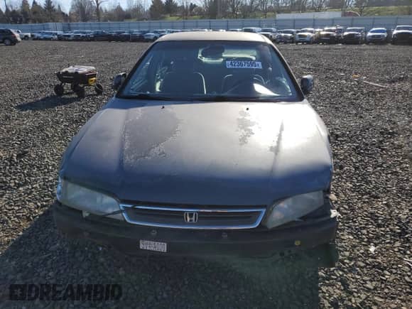 1997 Honda Accord Value z VIN 1HGCD5681VA189871, wystawiony jako Copart lot #42367595 z przebiegiem 207 880 mil mil oraz Szkoda całkowita • Salvage title. Historia ofert i sprzedaży dostępna na DreamBid. Obrazek 5.
