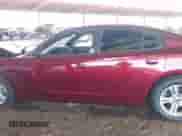 2019 Dodge Charger SXT z VIN 2C3CDXBG5KH745706, wystawiony jako IAAI lot #42609399 z przebiegiem 107 418 mil mil oraz . Historia ofert i sprzedaży dostępna na DreamBid. Obrazek 14.