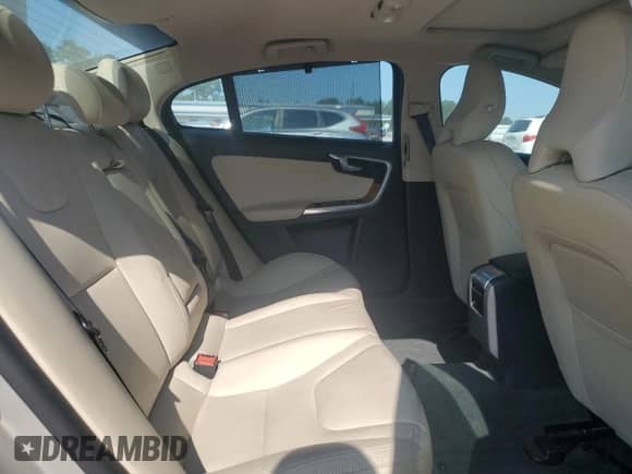 2018 Volvo S60 Inscription Platinum z VIN LYV402TM8JB157307, wystawiony jako Copart lot #81126285 z przebiegiem 95 220 mil mil oraz Szkoda całkowita • Salvage title. Historia ofert i sprzedaży dostępna na DreamBid. Obrazek 10.