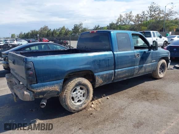 2002 Chevrolet Silverado 1500 LS with VIN 2GCEC19V821254497, listed as a IAAI auction lot 43116717 with Not provided miles and . Bid and sale history available at DreamBid. Image 4.