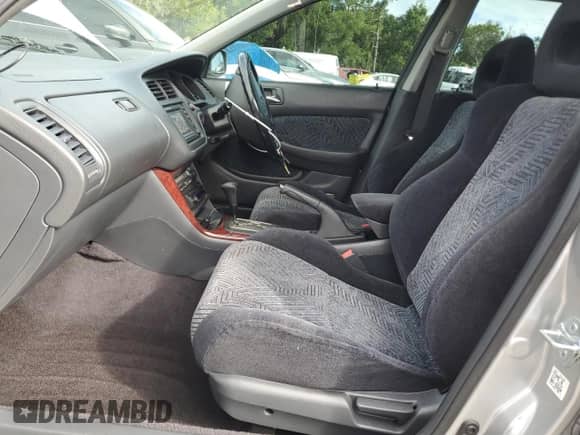 1998 Honda Accord с VIN CF41020861, выставлен на аукционе Copart как лот 84355275 с пробегом 137 362 миль миль и Списание • Salvage title. История ставок и продаж доступна на DreamBid. Изображение 7.