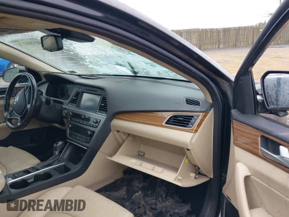 2015 Hyundai Sonata Limited с VIN 5NPE34AF6FH075921, выставлен на аукционе IAAI как лот 42493271 с пробегом 84 020 миль миль и . История ставок и продаж доступна на DreamBid. Изображение 5.