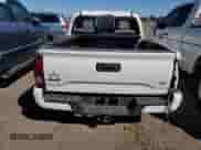 2023 Toyota Tacoma SR z VIN 3TMCZ5AN6PM629599, wystawiony jako Copart lot #84429745 z przebiegiem 62 012 mil mil oraz Czysty tytuł • Clean title. Historia ofert i sprzedaży dostępna na DreamBid. Obrazek 6.