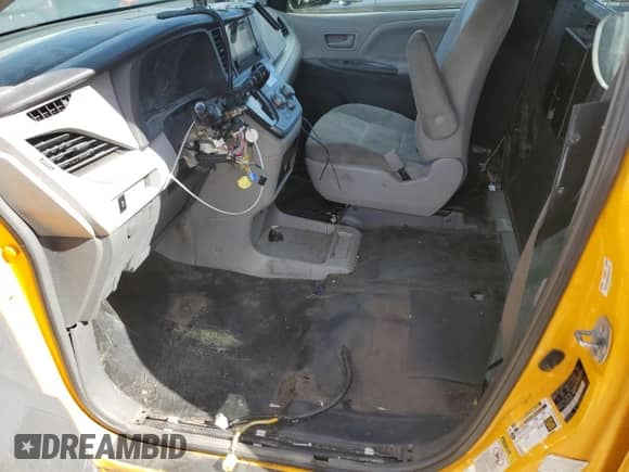 2016 Toyota Sienna L with VIN 5TDZK3DC2GS705008, listed as a Copart auction lot 85184275 with Not provided miles and Clean title. Bid and sale history available at DreamBid. Image 7.