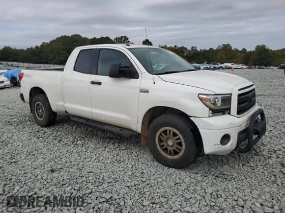 2010 Toyota Tundra с VIN 5TFUY5F18AX154990, выставлен на аукционе Copart как лот 82358065 с пробегом 292 085 миль миль и Чистый • Clean title. История ставок и продаж доступна на DreamBid. Изображение 4.
