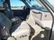 2005 Chevrolet Suburban LT z VIN 3GNEC16Z95G288863, wystawiony jako IAAI lot #41653675 z przebiegiem 309 977 mil mil oraz . Historia ofert i sprzedaży dostępna na DreamBid. Obrazek 5.