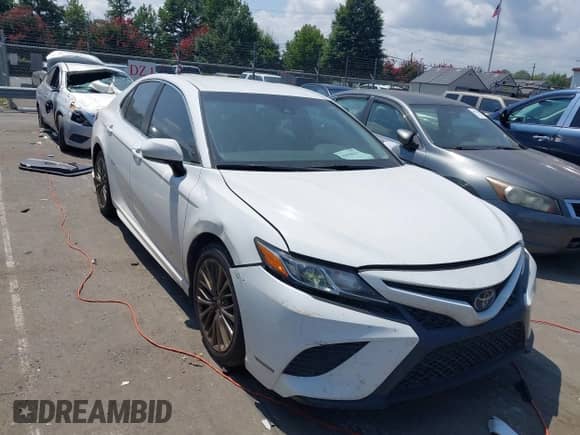 2018 Toyota Camry SE with VIN 4T1B11HK8JU026420, listed as a IAAI auction lot 43038626 with 114,080 mi miles and . Bid and sale history available at DreamBid. Image 1.