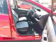 2015 Toyota Prius One z VIN JTDKDTB3XF1114578, wystawiony jako IAAI lot #42831122 z przebiegiem 52 053 mil mil oraz . Historia ofert i sprzedaży dostępna na DreamBid. Obrazek 5.