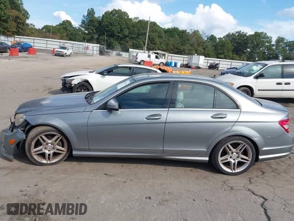 2009 Mercedes-Benz C 300 Sport с VIN WDDGF54X89F276363, выставлен на аукционе IAAI как лот 43402717 с пробегом 146 951 миль миль и . История ставок и продаж доступна на DreamBid. Изображение 14.