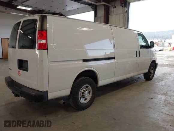 2019 Chevrolet Express Cargo z VIN 1GCZGHFGXK1309218, wystawiony jako IAAI lot #43469373 z przebiegiem 171 490 mil mil oraz . Historia ofert i sprzedaży dostępna na DreamBid. Obrazek 4.