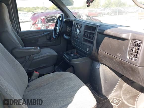2008 Chevrolet Express Passenger с VIN 1GAHG39K681224649, выставлен на аукционе IAAI как лот 43370075 с пробегом 243 802 миль миль и . История ставок и продаж доступна на DreamBid. Изображение 5.
