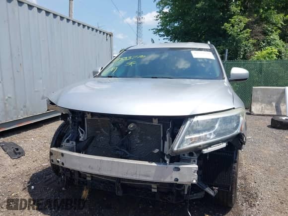 2015 Nissan Pathfinder Platinum with VIN 5N1AR2MM6FC707237, listed as a IAAI auction lot 42533770 with 105,923 mi miles and . Bid and sale history available at DreamBid. Image 6.