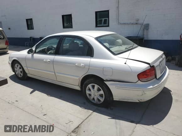 2004 Hyundai Sonata z VIN KMHWF25H54A001952, wystawiony jako Copart lot #61787535 z przebiegiem 199 568 mil mil oraz Szkoda całkowita • Salvage title. Historia ofert i sprzedaży dostępna na DreamBid. Obrazek 2.