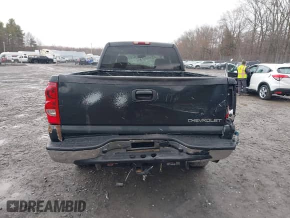 2003 Chevrolet Silverado 2500HD LS с VIN 1GCHK23143F129826, выставлен на аукционе IAAI как лот 41889559 с пробегом 248 396 миль миль и . История ставок и продаж доступна на DreamBid. Изображение 16.