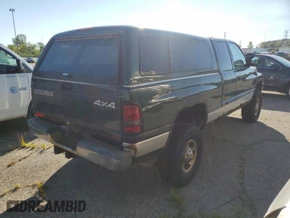 2002 Dodge 2500 with VIN 3B7KF23Z32M247123, listed as a Copart auction lot 65627935 with 181,273 mi miles and Clean title. Bid and sale history available at DreamBid. Image 3.
