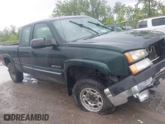 2004 Chevrolet Silverado 2500HD LS with VIN 1GCHK29U04E108433, listed as a IAAI auction lot 42333021 with 227,565 mi miles and . Bid and sale history available at DreamBid. Image 14.