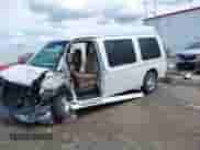 1999 Chevrolet Express z VIN 1GBFG15R7X1064998, wystawiony jako IAAI lot #42255740 z przebiegiem Nie podano mil oraz . Historia ofert i sprzedaży dostępna na DreamBid. Obrazek 2.