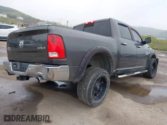 2017 Ram 1500 Big Horn z VIN 3C6RR7LT6HG688239, wystawiony jako IAAI lot #42849534 z przebiegiem 57 946 mil mil oraz . Historia ofert i sprzedaży dostępna na DreamBid. Obrazek 4.