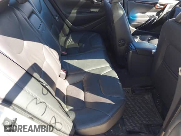 2005 Volvo S60 с VIN YV1RH592152430661, выставлен на аукционе IAAI как лот 43394681 с пробегом 131 291 миль миль и . История ставок и продаж доступна на DreamBid. Изображение 8.