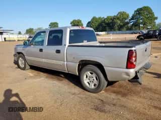 2005 Chevrolet Silverado 1500 LS z VIN 2GCEC13T051340351, wystawiony jako Copart lot #85701255 z przebiegiem 169 802 mil mil oraz Szkoda całkowita • Salvage title. Historia ofert i sprzedaży dostępna na DreamBid. Obrazek 2.