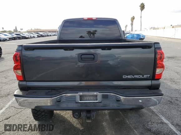 2004 Chevrolet Silverado 1500 Z71 z VIN 2GCEK19T741299676, wystawiony jako Copart lot #82436125 z przebiegiem 140 768 mil mil oraz Szkoda całkowita • Salvage title. Historia ofert i sprzedaży dostępna na DreamBid. Obrazek 6.